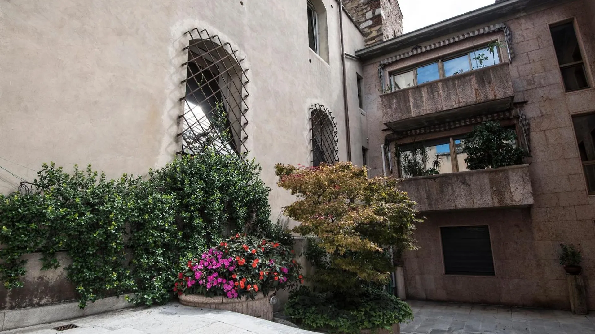 Italianflat - Roman Theater Flat, Free Parking Verona 0*,  Italië